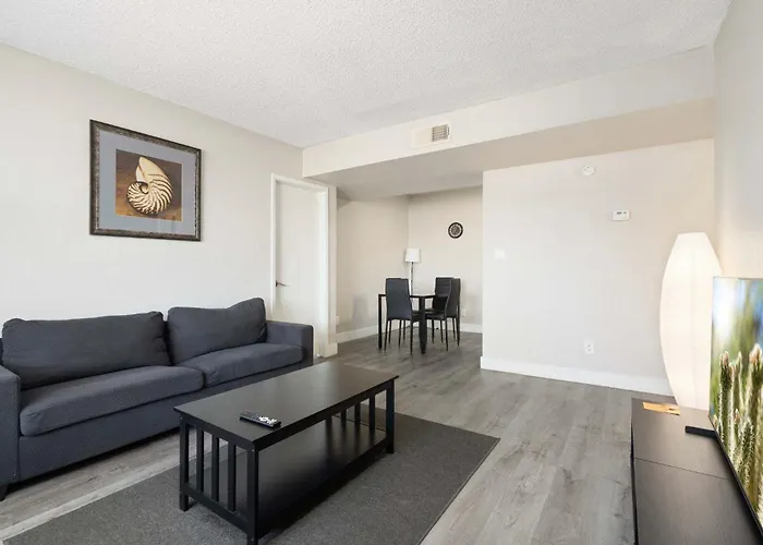 2br Modern Baseline Sleeps 4 Near Downtown