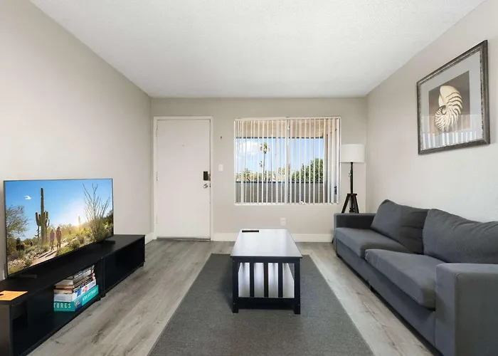 2br Modern Baseline Sleeps 4 Near Downtown Apartment *